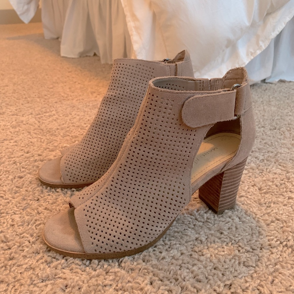 Marc Fisher suede heels